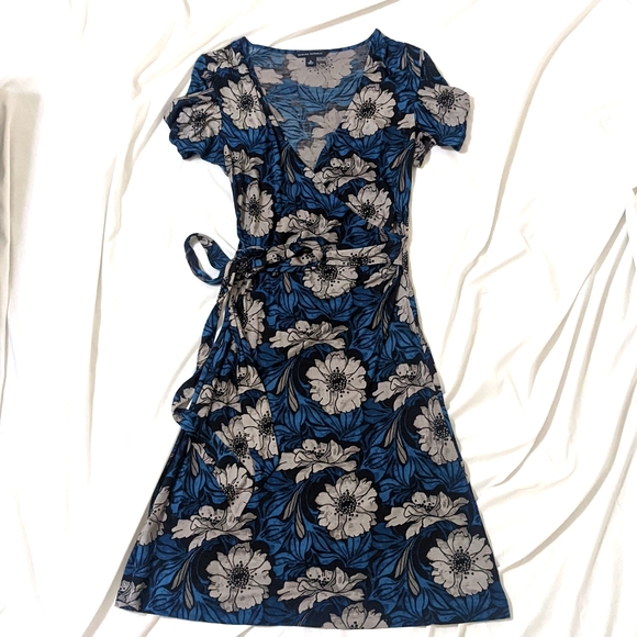 Banana Republic Dresses & Skirts - Banana Republic Floral Wrap Dress, Color Dark Blue/White Size S